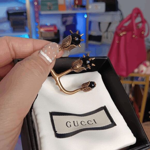 Gucci Spiked 3 Black Pearl Double Finger Ring - Picture 3 of 3